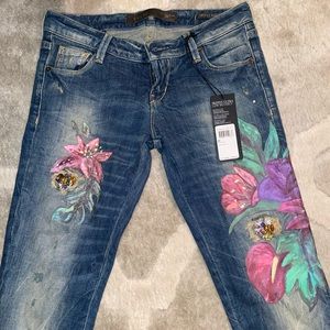Guess low rise skinny jeans